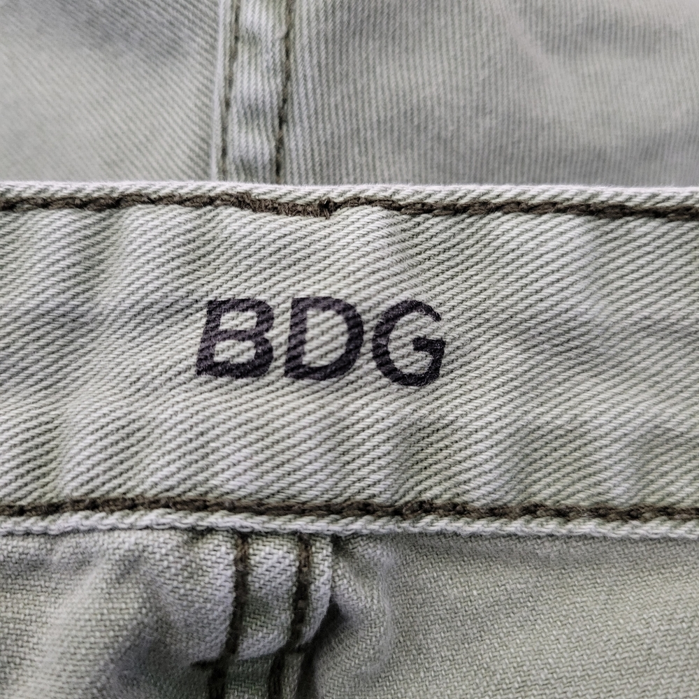 BDG Green Distressed Shorts Size 24 - Picture 8 of 10
